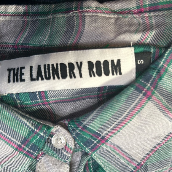 The Laundry Room Green Plaid Flannel Long Sleeve Top with Open Back Detail - Picture 3 of 9